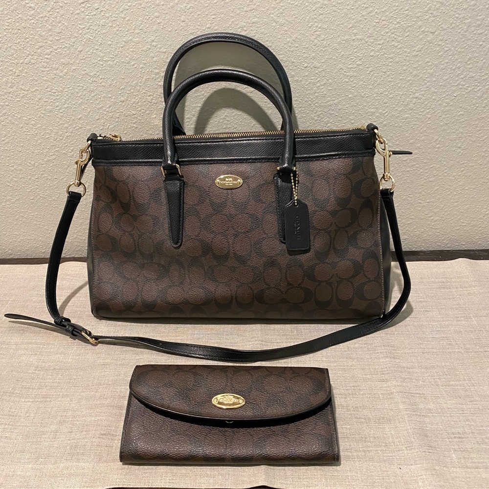 Signature Coach Purse and Wallet - Picture 4 of 8